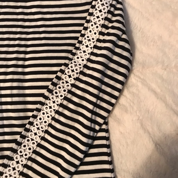 NWT Michael Kors Black/White Shirt Size: XS - Picture 3 of 4